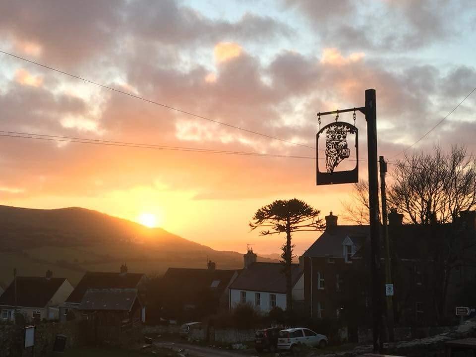 King'S Head Inn Llangennith Εξωτερικό φωτογραφία